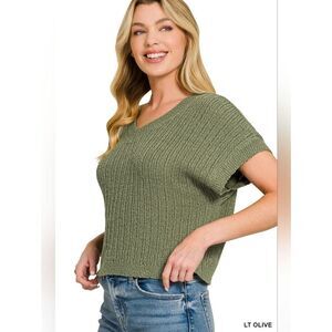 Zenana Textured Knit V-Neck Crop Light Olive Ribbed Short-Sleeve Loose Sweater